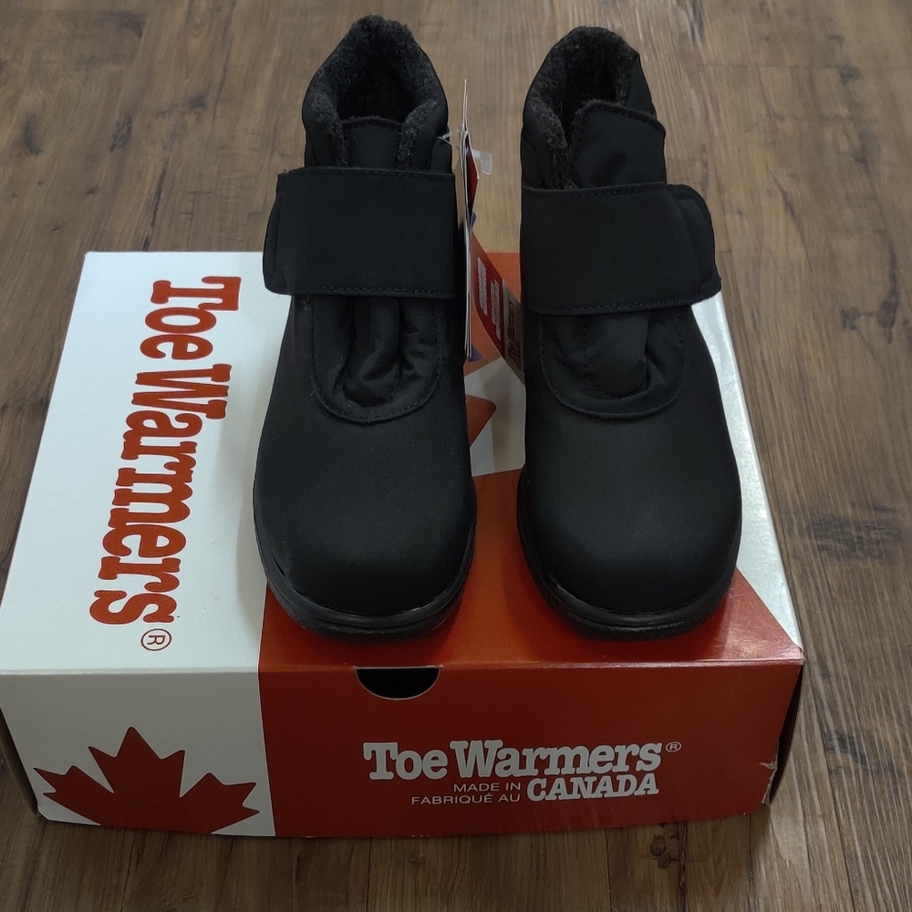 New Toe Warmer Velcro Ankle Boots Size 6 Wide